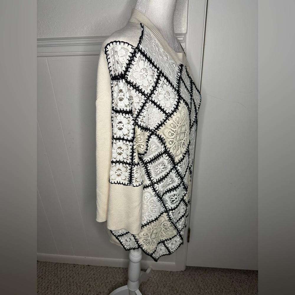 Oscar Dela Renta Chic Black and White Lace Top size M - Picture 11 of 12